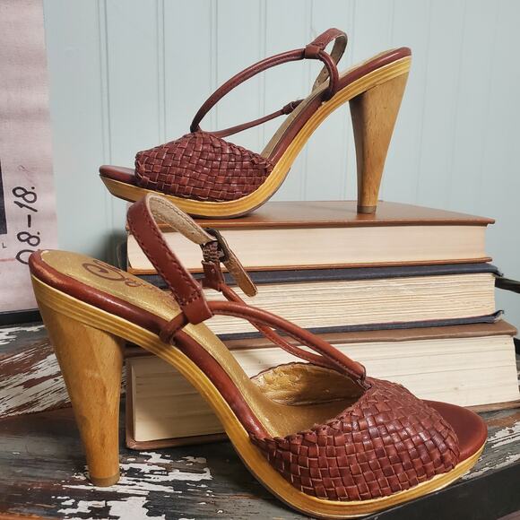 Seychelles Woven Red Leather Wooden Cylinder Heel Ankle Strap US W6 - Picture 1 of 13